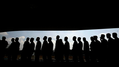 Queue Theory vs Reality: Why Traditional Models Break Down in Online Queuing